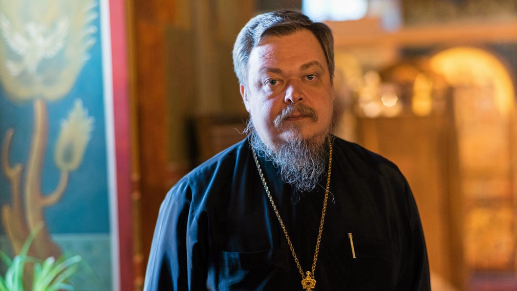 I slutet av december fick Vsevolod Tjaplin sparken som rysk-ortodoxa kyrkans talesperson i samhälleliga frågor och arbetar nu som präst i Teodor Studit-kyrkan i centrala Moskva.