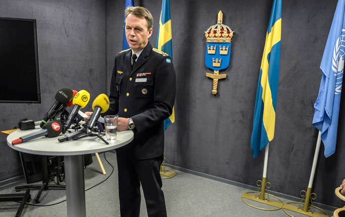 Försvarsmaktens insatschef Anders Silwer under måndagens presskonferens.