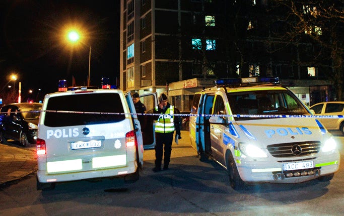 En stor polisinsats följde efter skottlossningen på Fosievägen i Malmö.