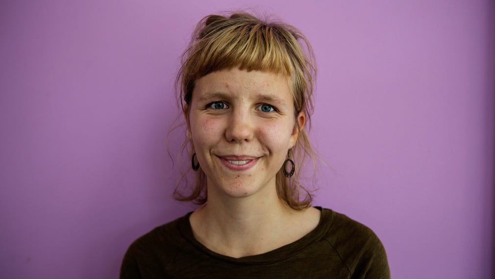 Amanda Raud, handledare i programmering vid Sommarforskarskolan.