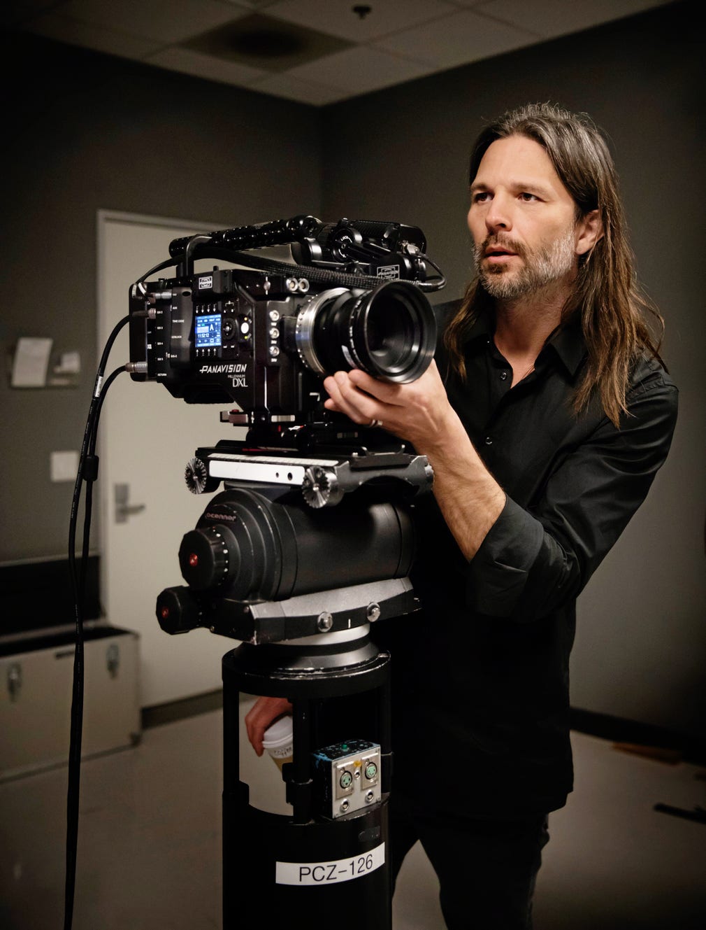 Linus Sandgren använder hellre film än digital teknik, men han är nyfiken på Panavisions första digitala filmkamera, ännu inte ute på reguljära marknaden, och får en förhandstitt.