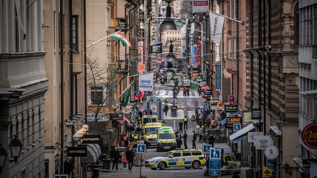 Attentatet på Drottninggatan i Stockholm den 7 april i år visar med eftertryck terrorismens förödande konsekvenser. Ytterligare insatser behövs nu för att fortsätta slå vakt om tryggheten i Sverige, skriver artikelförfattarna.