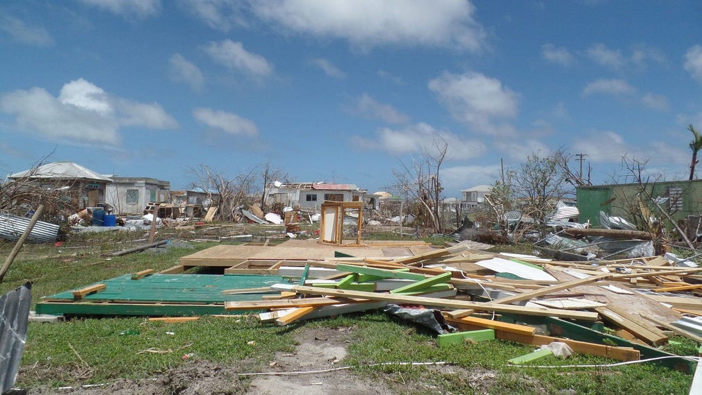 Uppskattningsvis 95 procent av Barbudas byggnader är förstörda eller skadade.