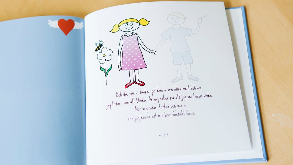 Boken ”En fjäril på min kofta” är skriven av Ulrika Lignells syster Ann-Katrine Engström.
