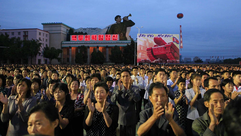 Ett stort antal civila och militär i Pyongyang deltog under firandet av diktaturens sjätte kärnvapentest.