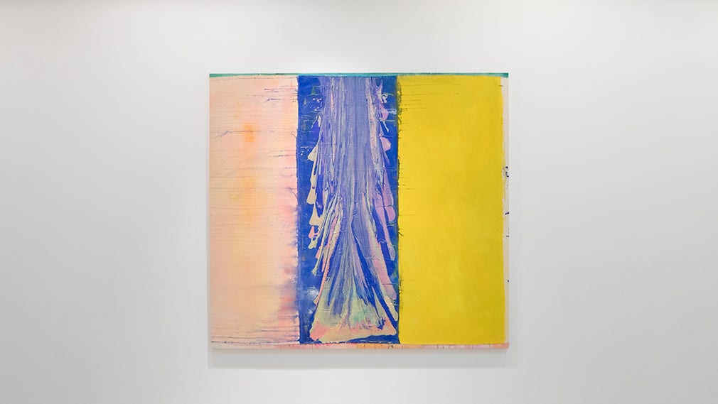 "Blue into yello and pale pink" av Frank Bowling 2013