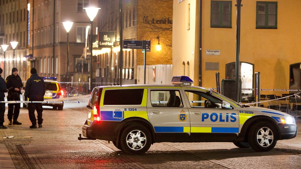 De utmaningar vi står inför handlar om kriminella gäng i utsatta områden, dödsskjutningar, attacker mot blåljuspersonal, bil- och skolbränder samt en avsaknad av poliser i lokalsamhället, skriver Magnus Lindgren.