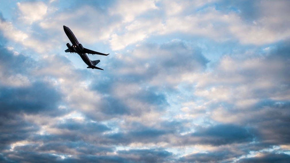 Flera flygbolag menar att de vidtar åtgärder för att minska resenärers jetlag. Arkivbild.