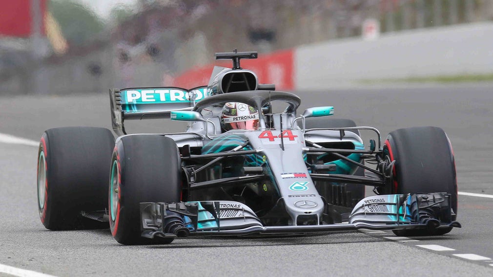 VM-ledande Lewis Hamilton startar längst fram i Spaniens GP i formel 1.
