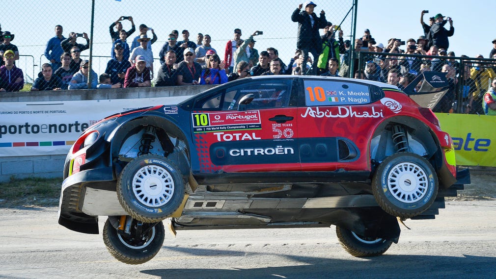 Kris Meeke – som enligt Citroën har rattat sin rallybil (på bilden ovan) för oförsiktigt – får sparken.
