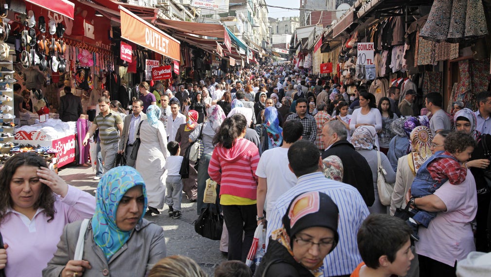 ”Jag kunde höra konstant mummel, gatumusikanter, tung trafik, gatuförsäljarnas melodiska rop”, säger etnologen Karin Eriksson-Aras som har kartlagt ljudmiljöer i Turkiets största stad Istanbul.