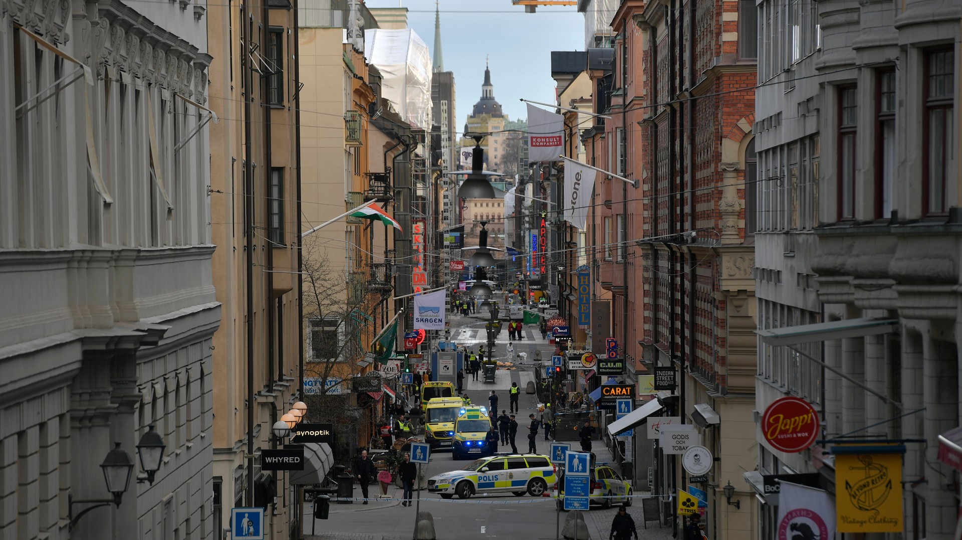 Tredje Man Kopplad Till Terrorattacken På Drottninggatan Fängslad - DN.se