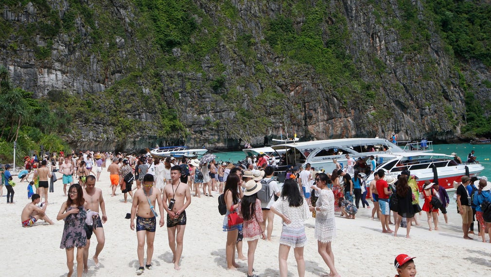 ”The Beach”-stranden kommer förbli stängd till 2021 efter den kraftigt ökade turismen.