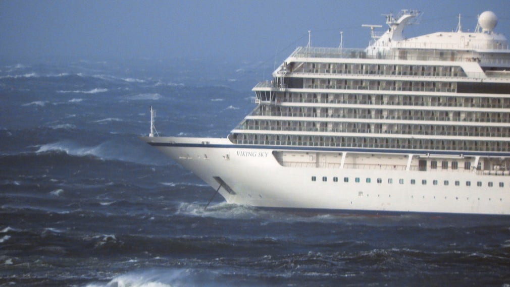 Kryssningsskeppet Viking Sky hamnade i oväder utanför Norges kust i mars.