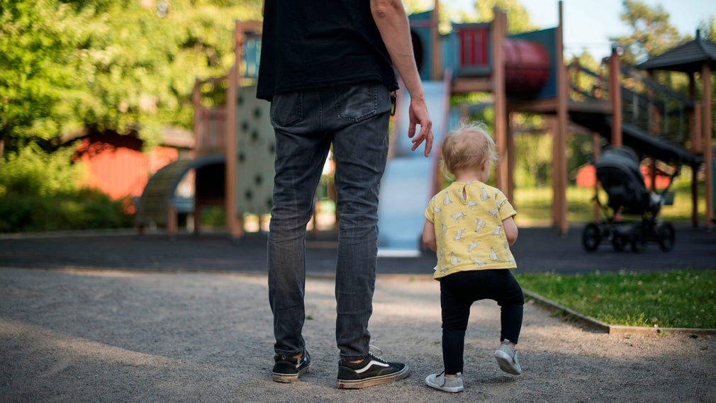 Enligt Försäkringskassan har den tredje reserverade månaden i föräldraförsäkringen fått fler pappor att ta ut dagar med sina barn.