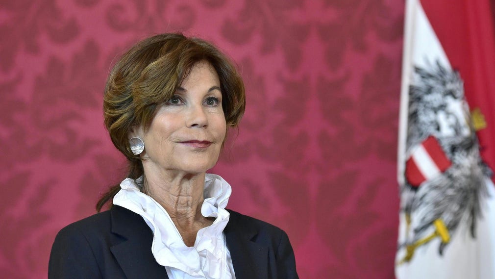 Brigitte Bierlein kommer leda övergångsregeringen fram till nyvalet i september.