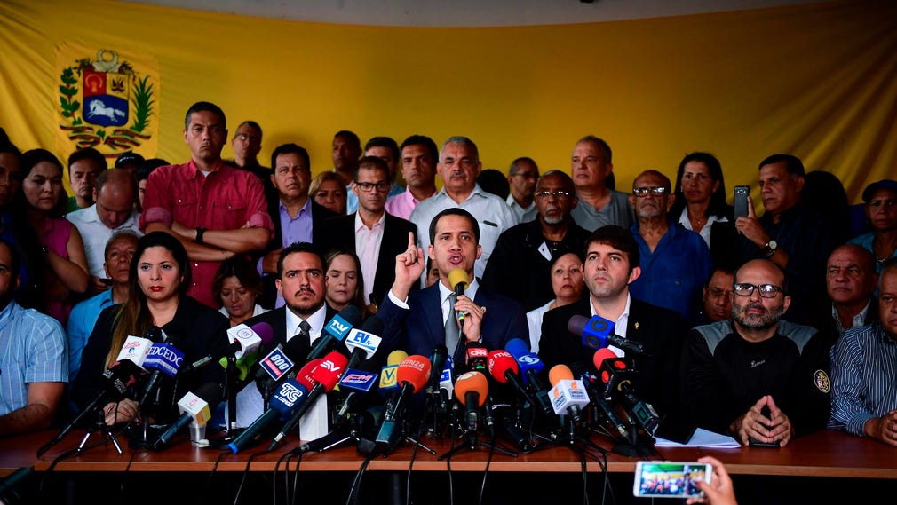 Juan Guaidó uppmanade i tisdags militären att överge Maduro, ett fåtal lydde hans uppmaning.