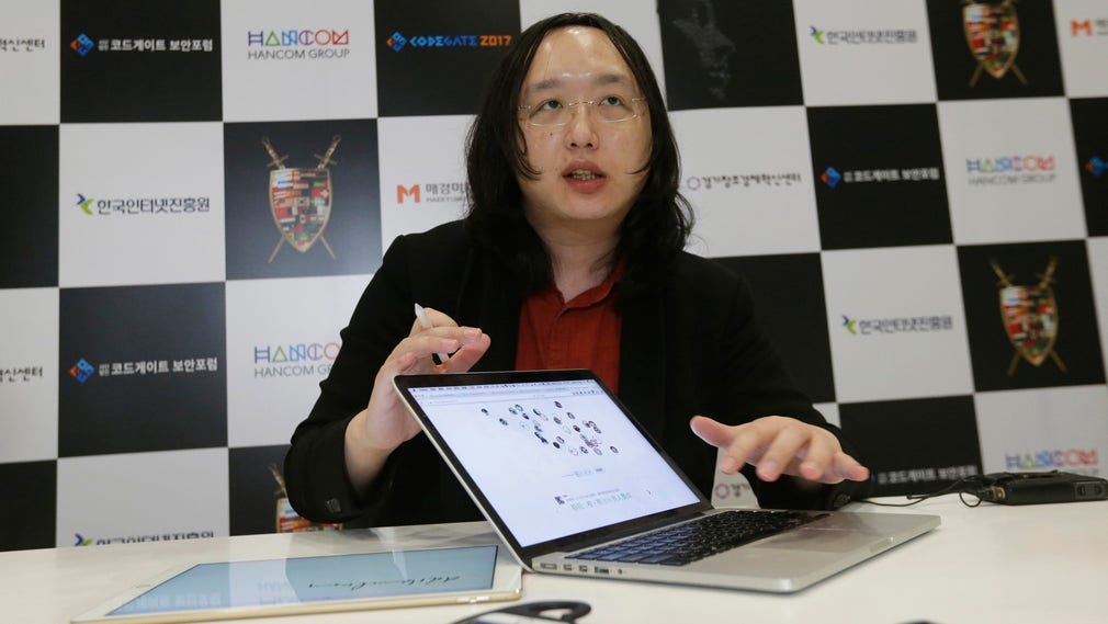 Audrey Tang är minister i Taiwan med ansvar för digitalisering.