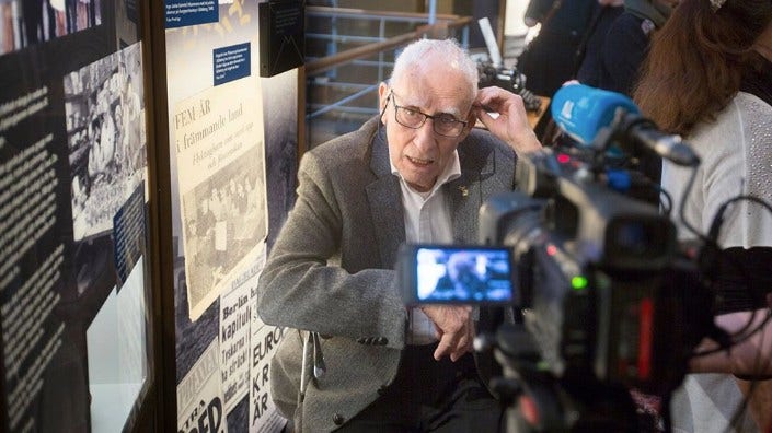 Franz Cohn, 92, kom till Sverige som judiskt flyktingbarn 1939 berättade han om under utställningen ”Jag kom ensam – judiska flyktingbarn i Sverige” på Forum för levande historia.