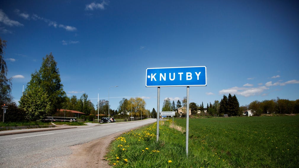 Tre tidigare pastorer i Knutby-församlingen anklagas för brott.