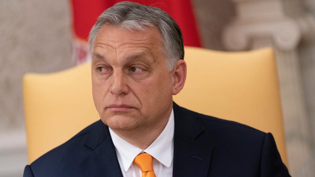 Ungerns premiärminister Viktor Orbán lanserar en ny, landsomfattande kampanj med udden mot landets romska minoritet.
