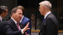 Stefan Löfven i samtal med Lettlands premiärminister Krisjanis Karin.