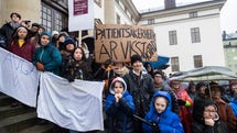 I december marscherade 3.000 vårdanställda genom hällregn i Stockholm i protest mot besparingar på Stockholms akutsjukhus. Nu planerar nätverket Sjukvårdsuppropet en ny manifestation.