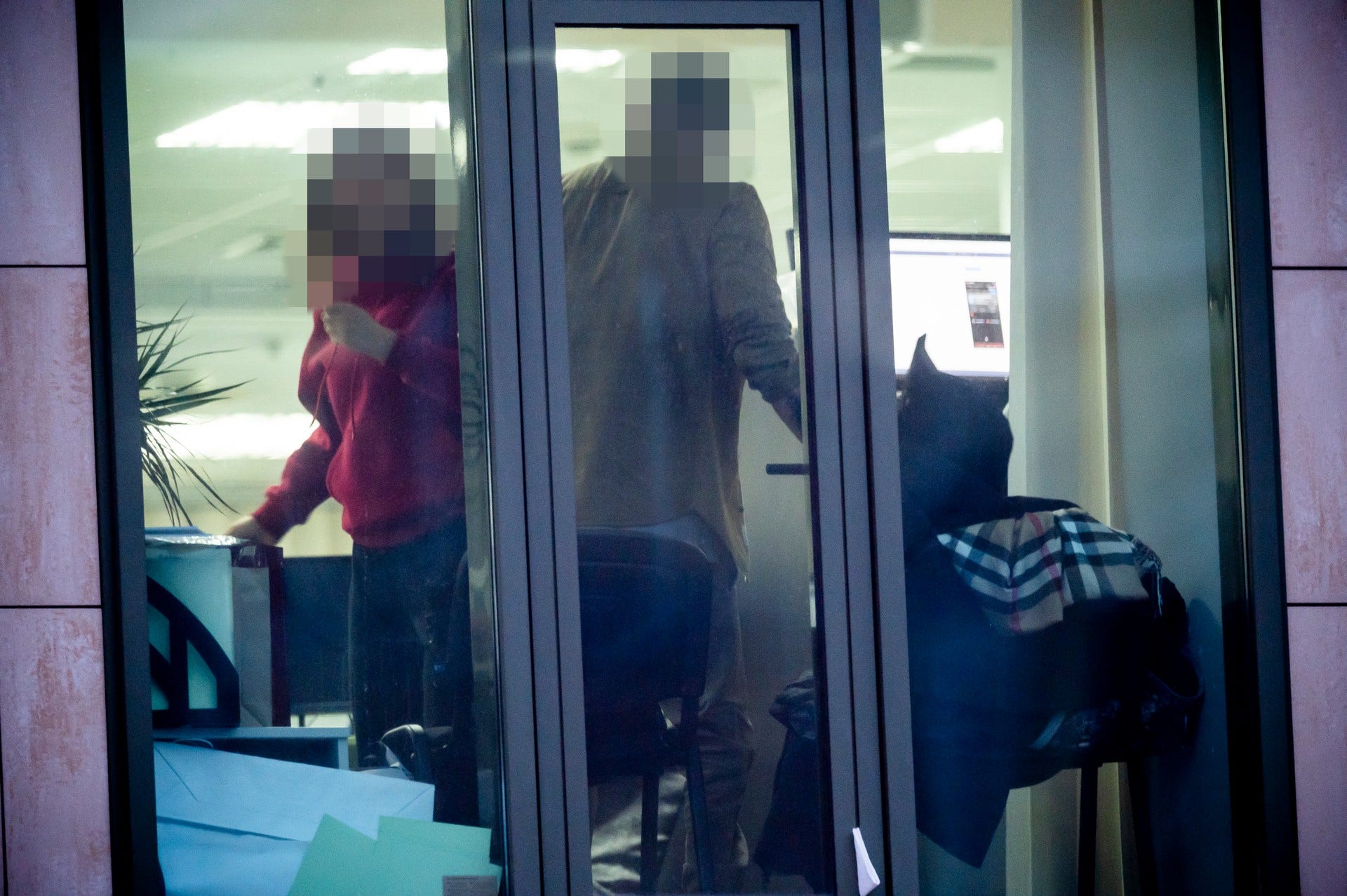 From a rented apartment across the road from Milton Group's office, DN has been able to observe the telemarketers.