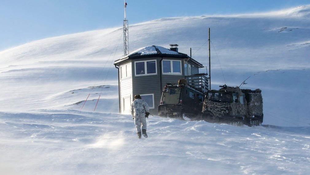 I onsdags avbröt den norska försvarsledningen vinterövningen Cold Response i Nordnorge, där Sverige deltar, på grund av coronakrisen.