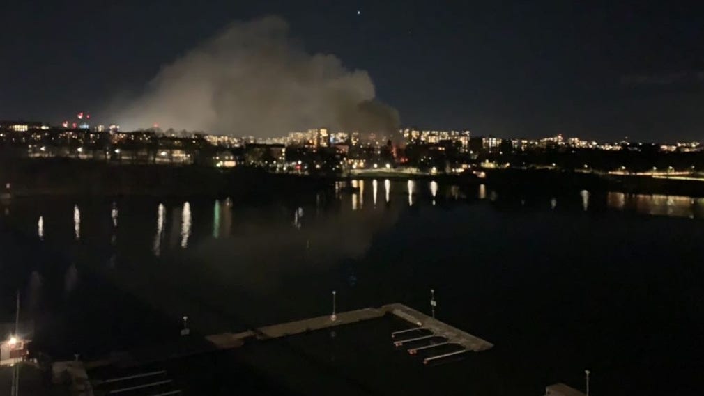 Ett båthus brann på Långholmen på fredagskvällen