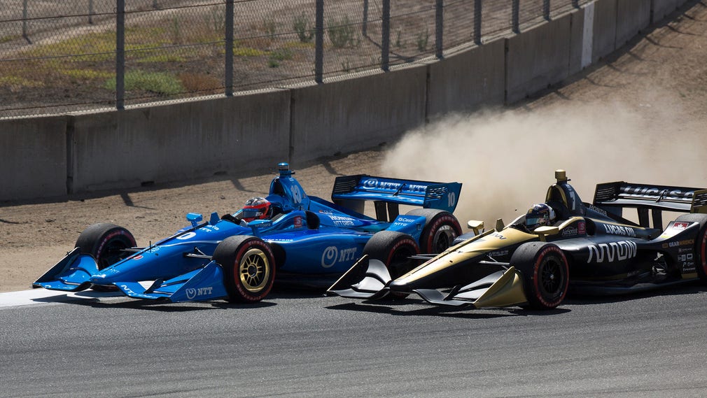 Felix Rosenqvist och Marcus Ericsson tampas på Laguna Seca Raceway i fjol.