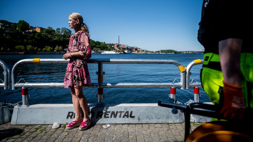”Stockholm är en stad på vatten och i dag kan man inte bada på platsen alls, det är rent livsfarlig”, säger finansborgarrådet Anna König Jerlmyr.