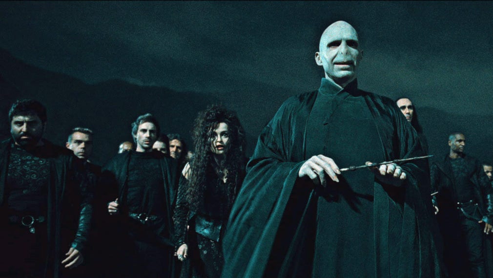J K Rowling börjar likna Voldemort för delar av fansen.