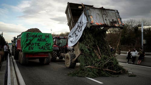 Bönder protesterar nära Lyon, Frankrike, tidigare i veckan.