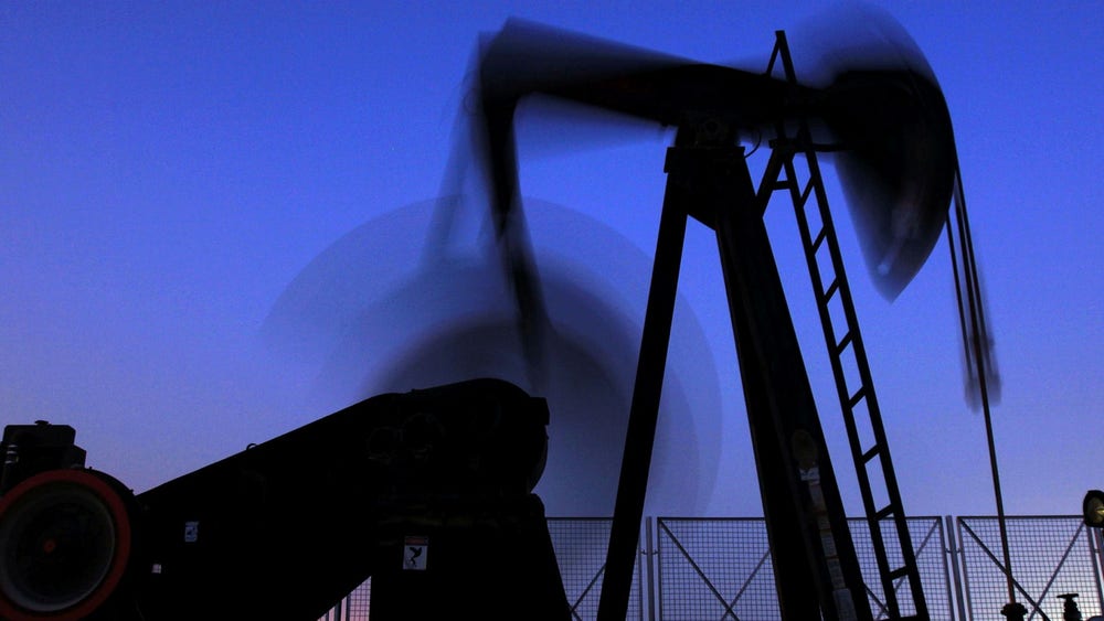 Geopolitiska spänningar lyfter oljeterminerna