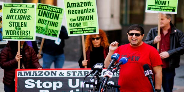 Manifestation för fackliga rättigheter på Amazon i New York 2022.
