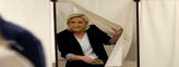 Marine Le Pen röstade på söndagen i Henin-Beaumont i norra Frankrike.