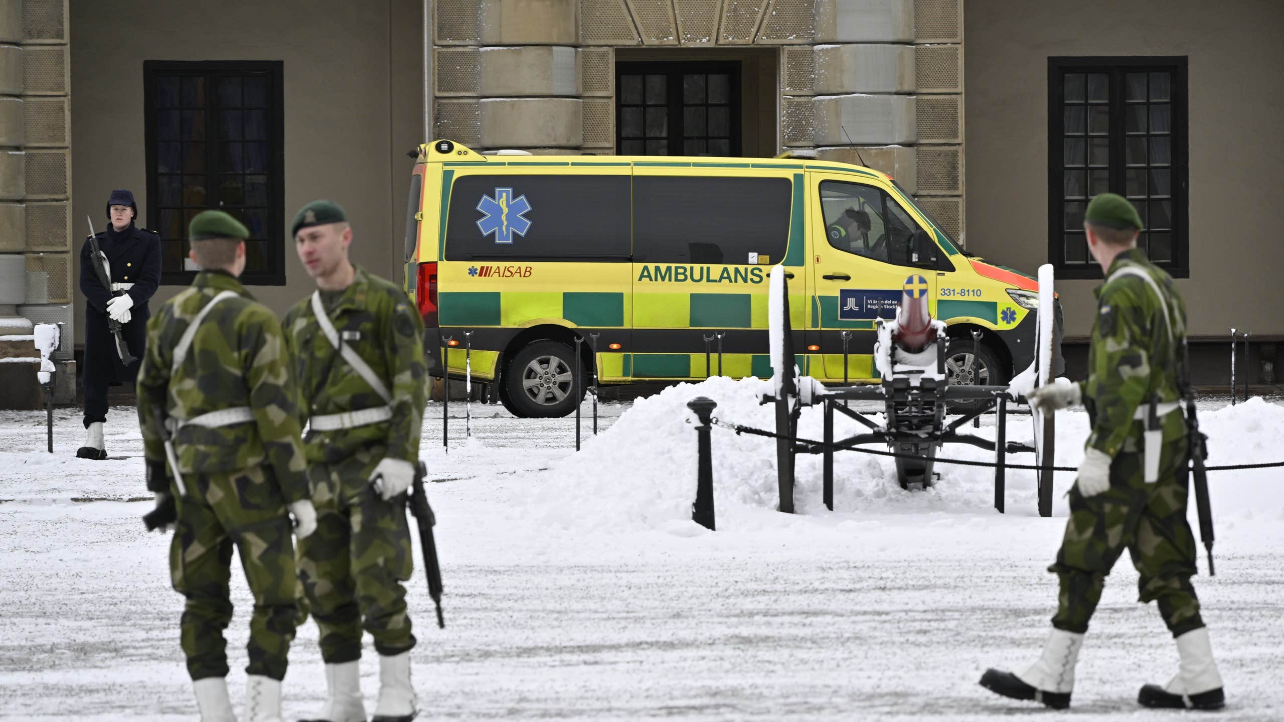 Högvakt spetsades av sin egen bajonett