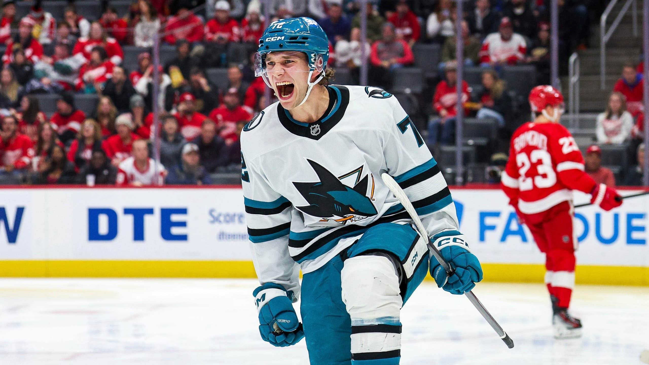 Eklund Leads Sharks to Victory Over Red Wings in NHL Showdown