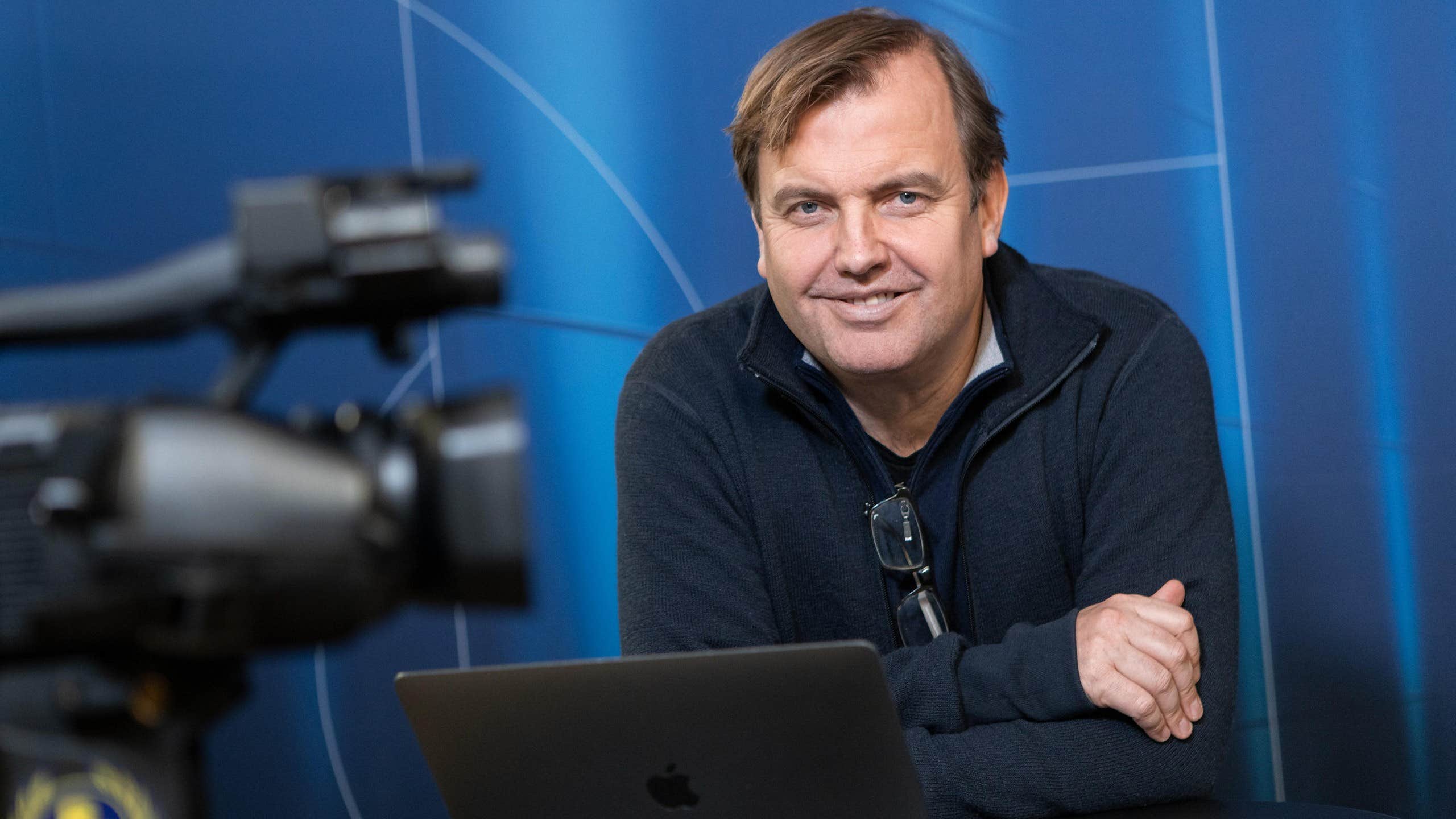 Hetast idag: SVT-profilen sparkad – på sin första arbetsdag