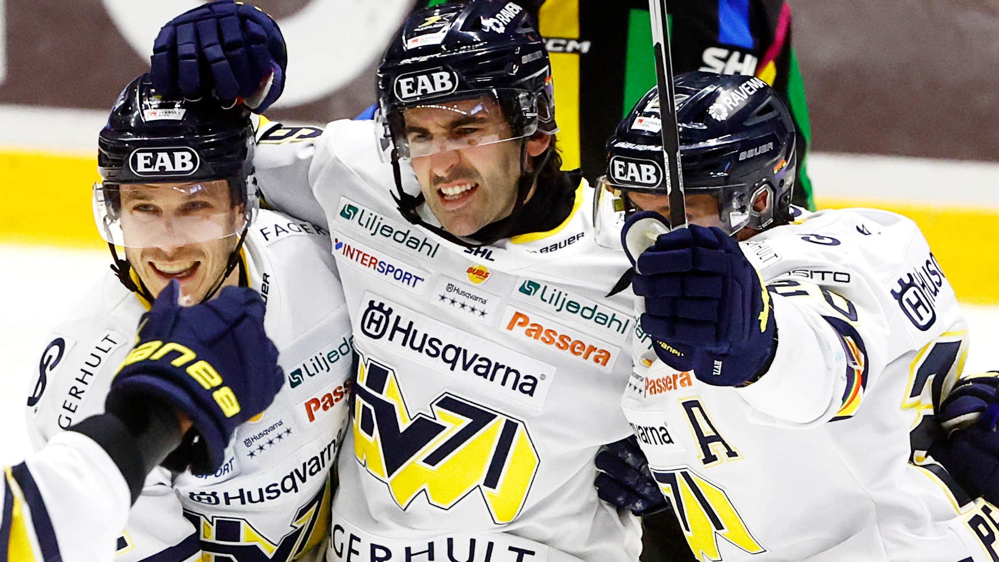 Avslöjar: HV71 Släpper Stjärnbacken Joey LaLeggia Till Lugano