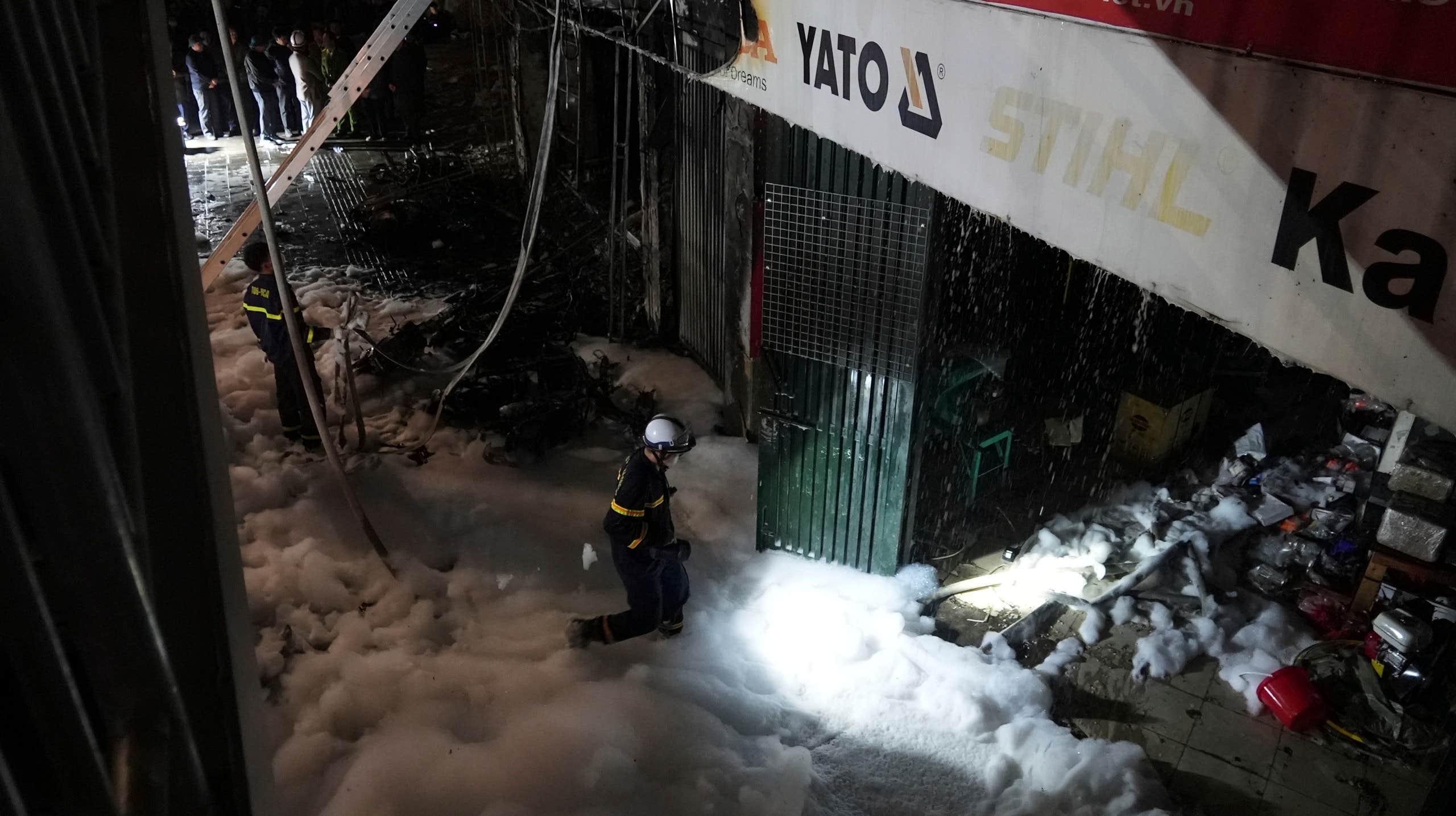 Elva döda i brand på karaokebar i Vietnam