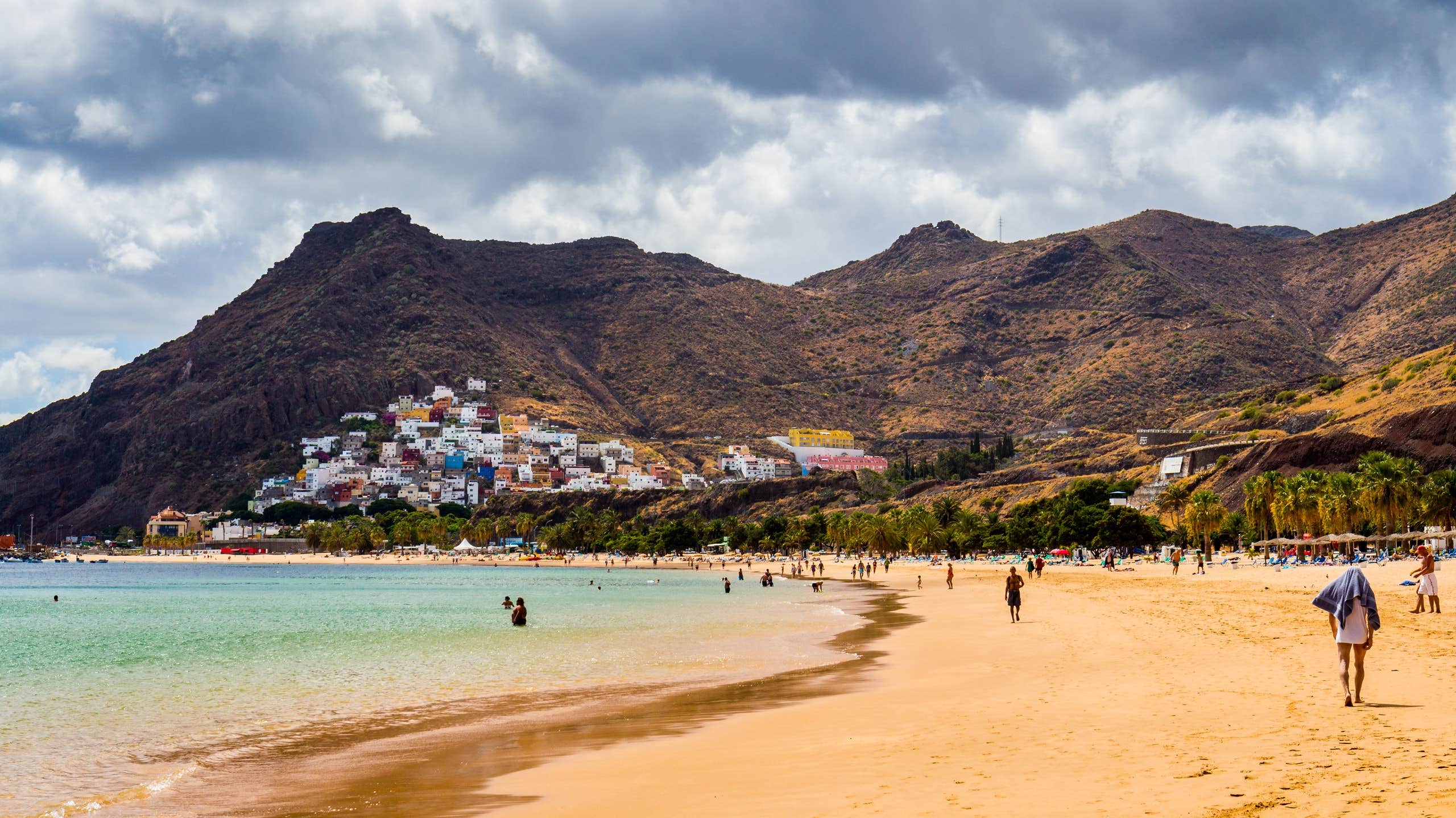 Ficktjuvar stal från äldre turister i Teneriffa